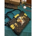 LOUIS VUITTON PETITE MALLE