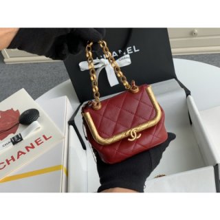 CHANEL SMALL KISS-LOCK BAG