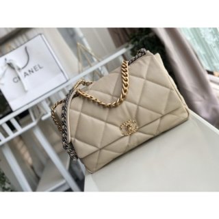 CHANEL 19 FLAP BAG