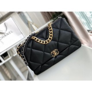 CHANEL 19 FLAP BAG