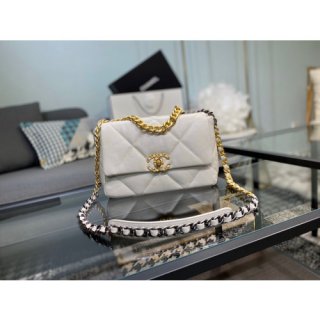 CHANEL 19 FLAP BAG