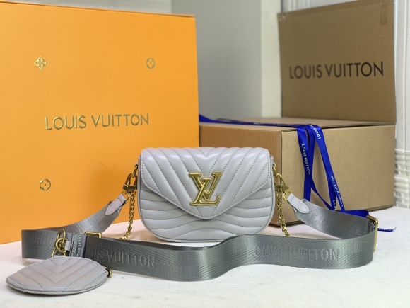 LOUIS VUITTON Multi Pochette New Wave