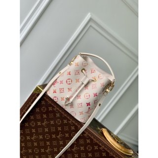 LOUIS VUITTON NeoNoe