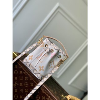 LOUIS VUITTON NeoNoe