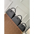 Louis Vuitton Capucines Handlebag