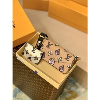 Louis Vuitton Pochette F